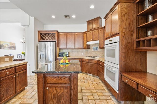 11402 Darlington Avenue, Bakersfield, CA 93312