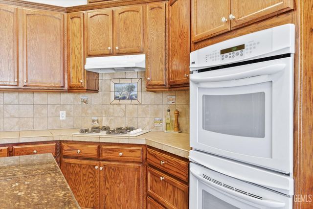 11402 Darlington Avenue, Bakersfield, CA 93312