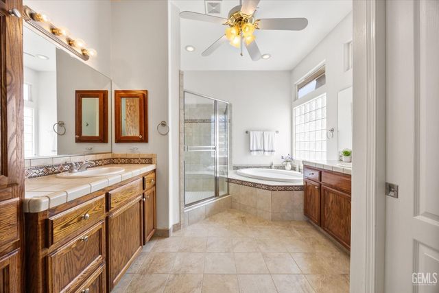 11402 Darlington Avenue, Bakersfield, CA 93312