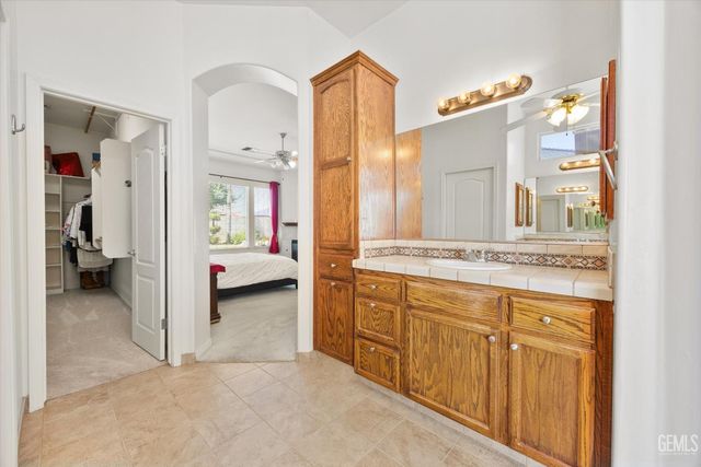 11402 Darlington Avenue, Bakersfield, CA 93312