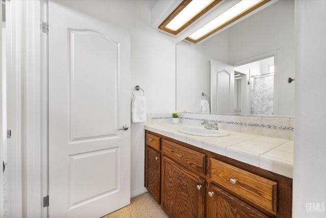 11402 Darlington Avenue, Bakersfield, CA 93312
