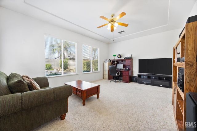 11402 Darlington Avenue, Bakersfield, CA 93312