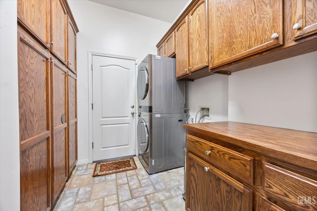 11402 Darlington Avenue, Bakersfield, CA 93312