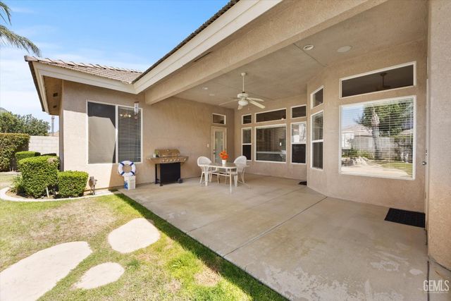 11402 Darlington Avenue, Bakersfield, CA 93312