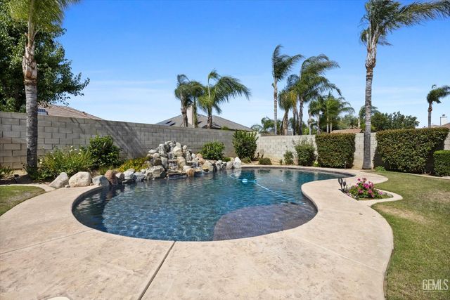 11402 Darlington Avenue, Bakersfield, CA 93312