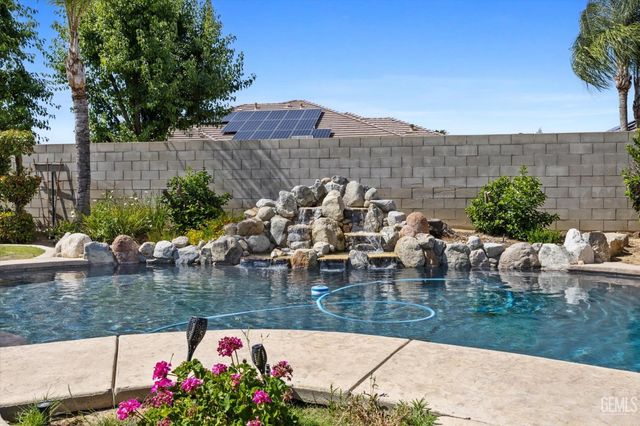 11402 Darlington Avenue, Bakersfield, CA 93312
