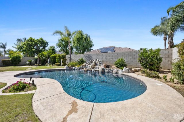 11402 Darlington Avenue, Bakersfield, CA 93312