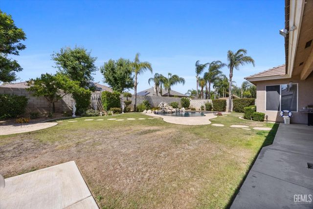 11402 Darlington Avenue, Bakersfield, CA 93312