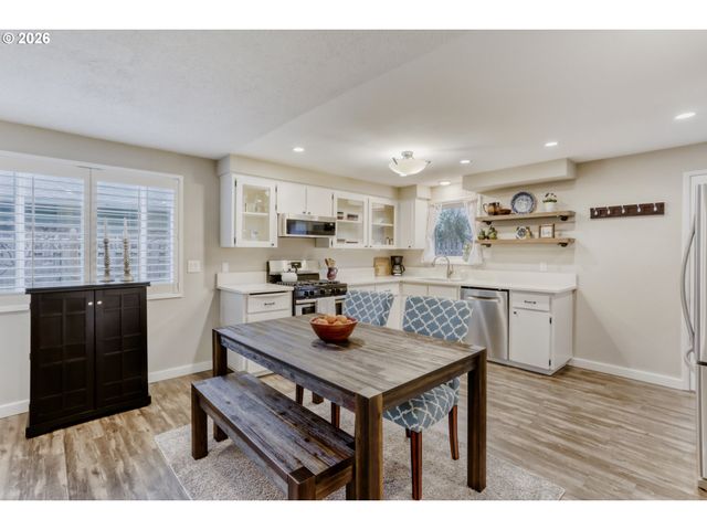 13275 DAIQUIRI LAKE NE Dr, Aurora, OR 97002