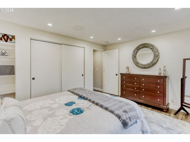 13275 DAIQUIRI LAKE NE Dr, Aurora, OR 97002