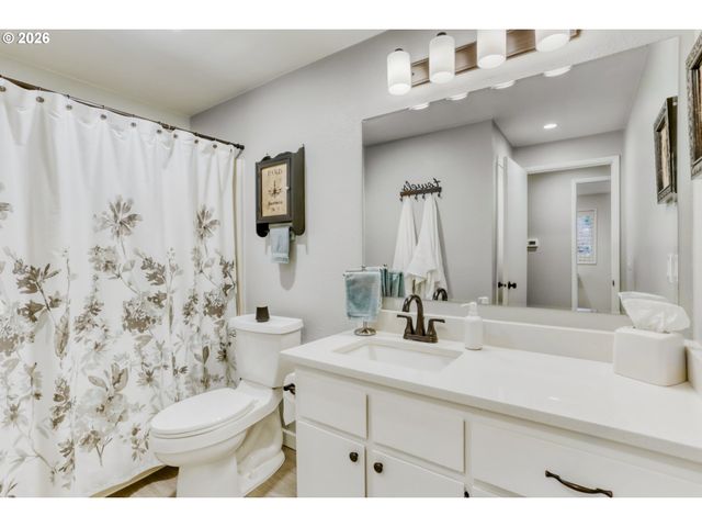 13275 DAIQUIRI LAKE NE Dr, Aurora, OR 97002