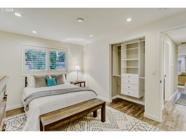 13275 DAIQUIRI LAKE NE Dr, Aurora, OR 97002