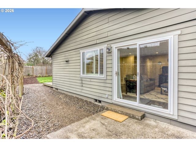 13275 DAIQUIRI LAKE NE Dr, Aurora, OR 97002