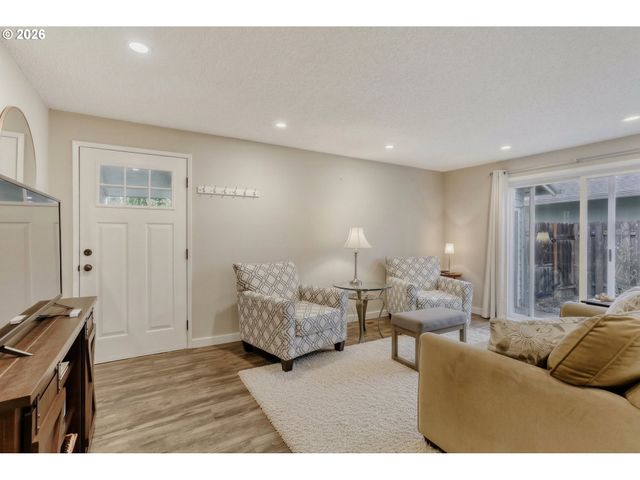 13275 DAIQUIRI LAKE NE Dr, Aurora, OR 97002