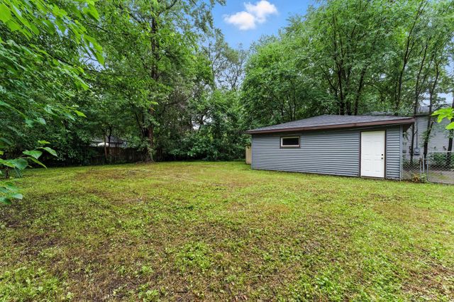 8215 11th Avenue S, Bloomington, MN 55420