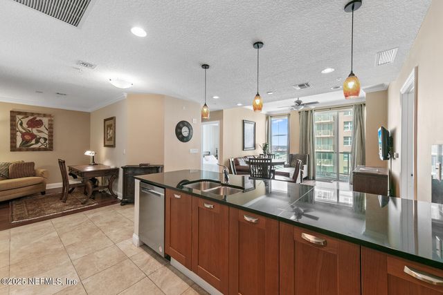 1431 RIVERPLACE Boulevard 2302, Jacksonville, FL 32207