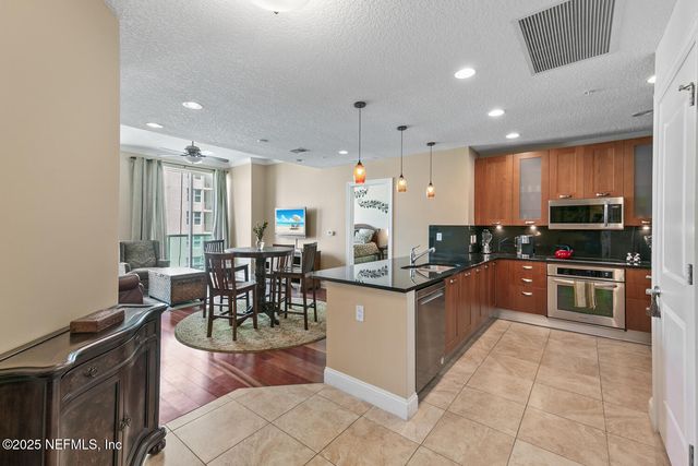 1431 RIVERPLACE Boulevard 2302, Jacksonville, FL 32207