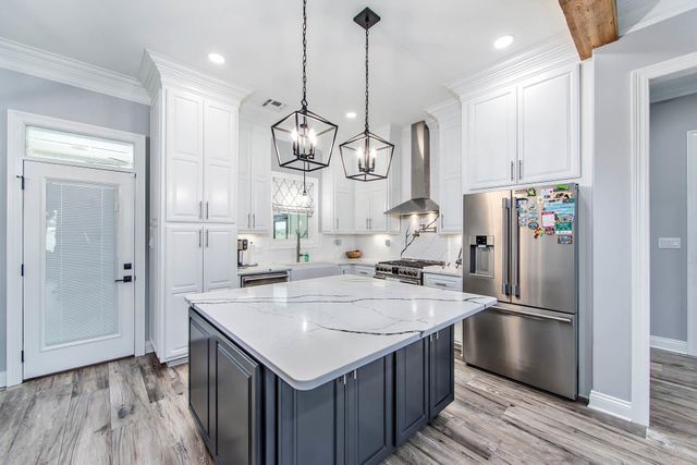 2811 Bayou Blue Rd, Houma, LA 70364
