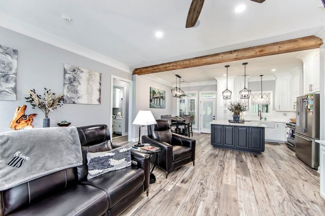 2811 Bayou Blue Rd, Houma, LA 70364