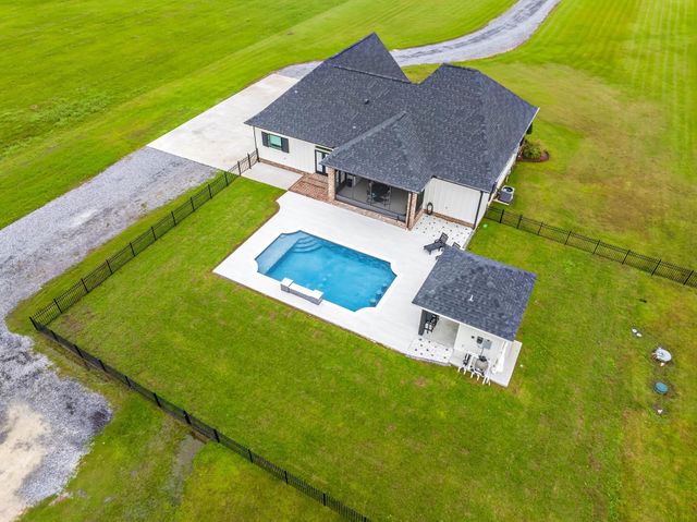 2811 Bayou Blue Rd, Houma, LA 70364