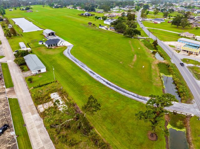 2811 Bayou Blue Rd, Houma, LA 70364