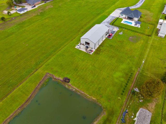 2811 Bayou Blue Rd, Houma, LA 70364