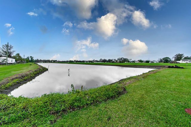 2811 Bayou Blue Rd, Houma, LA 70364