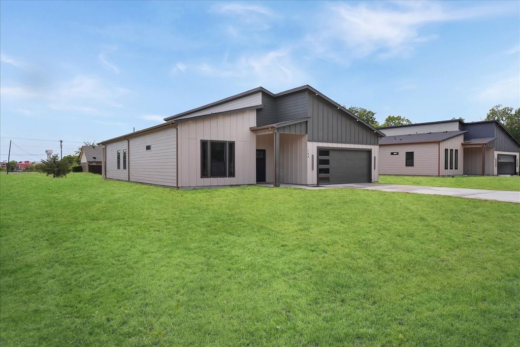 108 W Dogwood Trail, Fate, TX 75087