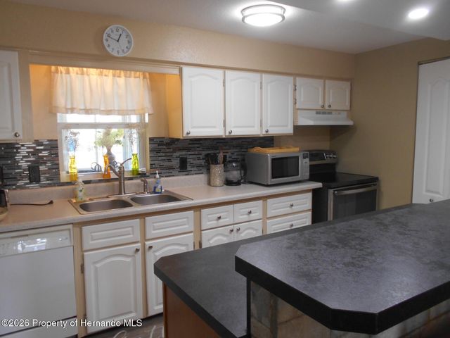 14371 Rialto Avenue, Brooksville, FL 34613