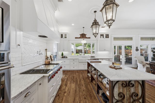 1026 W Main Street, Waxahachie, TX 75165