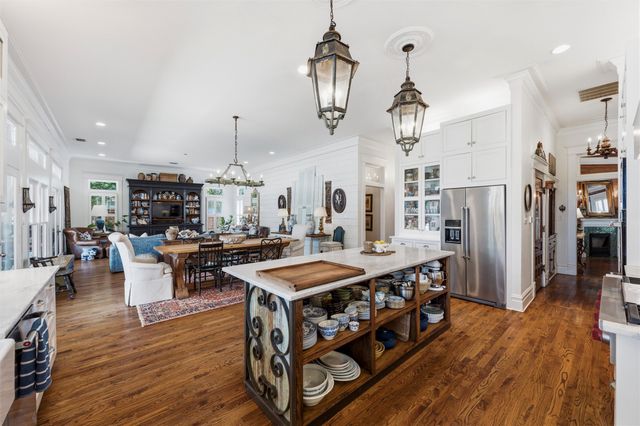 1026 W Main Street, Waxahachie, TX 75165