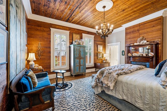 1026 W Main Street, Waxahachie, TX 75165