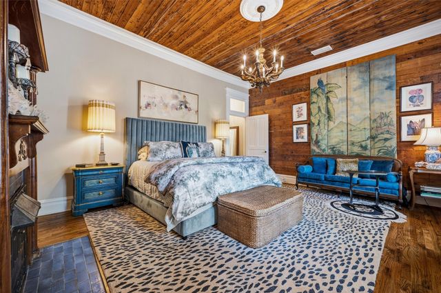 1026 W Main Street, Waxahachie, TX 75165