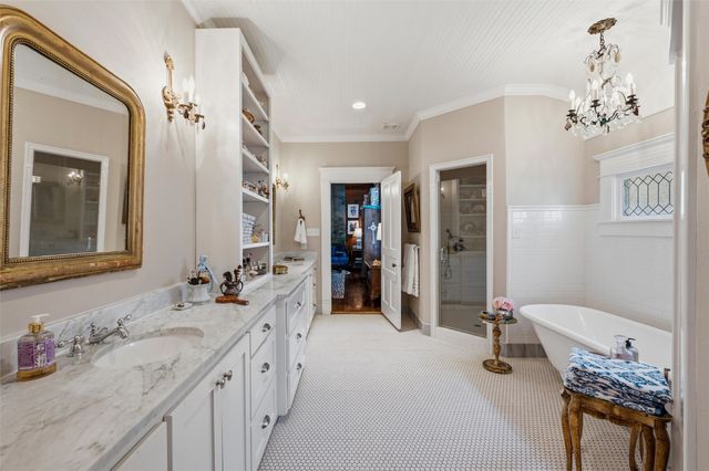 1026 W Main Street, Waxahachie, TX 75165