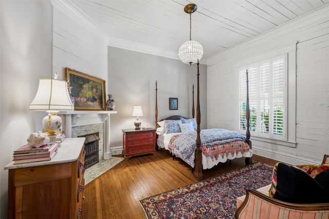 1026 W Main Street, Waxahachie, TX 75165