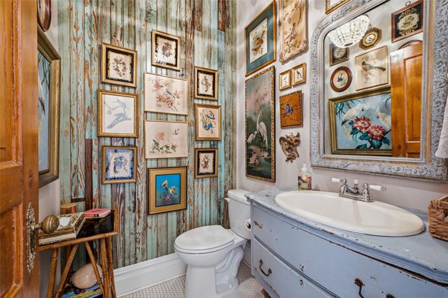 1026 W Main Street, Waxahachie, TX 75165