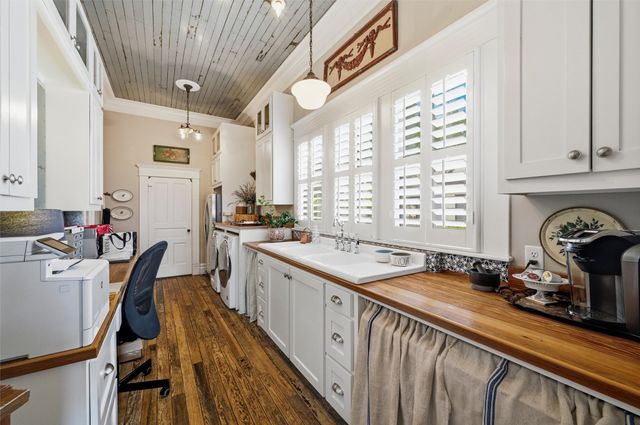 1026 W Main Street, Waxahachie, TX 75165