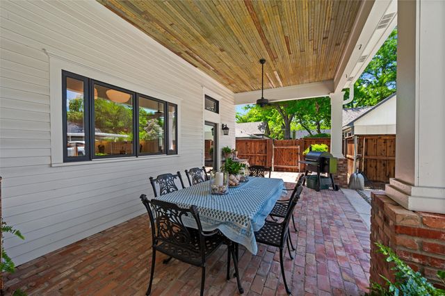 1026 W Main Street, Waxahachie, TX 75165