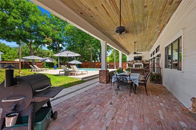 1026 W Main Street, Waxahachie, TX 75165