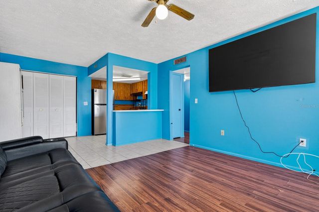 8602 CHAMPLAIN COURT 93, Tampa, FL 33614