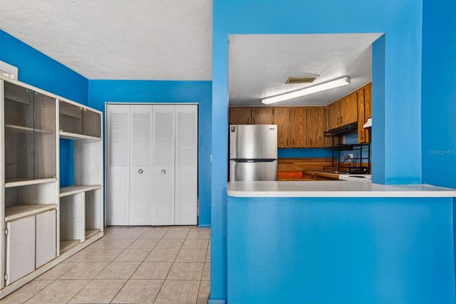 8602 CHAMPLAIN COURT 93, Tampa, FL 33614