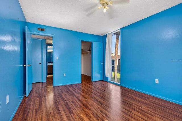 8602 CHAMPLAIN COURT 93, Tampa, FL 33614