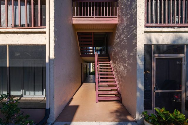 8602 CHAMPLAIN COURT 93, Tampa, FL 33614