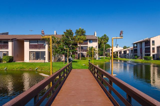 8602 CHAMPLAIN COURT 93, Tampa, FL 33614