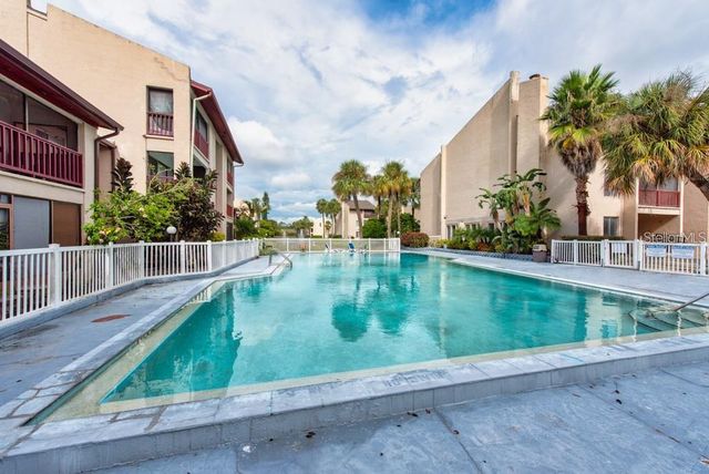 8602 CHAMPLAIN COURT 93, Tampa, FL 33614