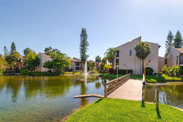 8602 CHAMPLAIN COURT 93, Tampa, FL 33614