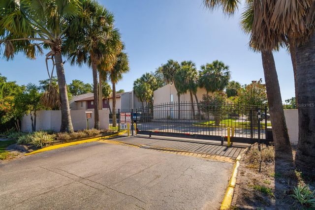 8602 CHAMPLAIN COURT 93, Tampa, FL 33614