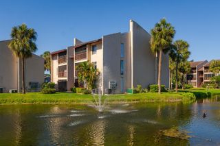8602 CHAMPLAIN COURT 93, Tampa, FL 33614