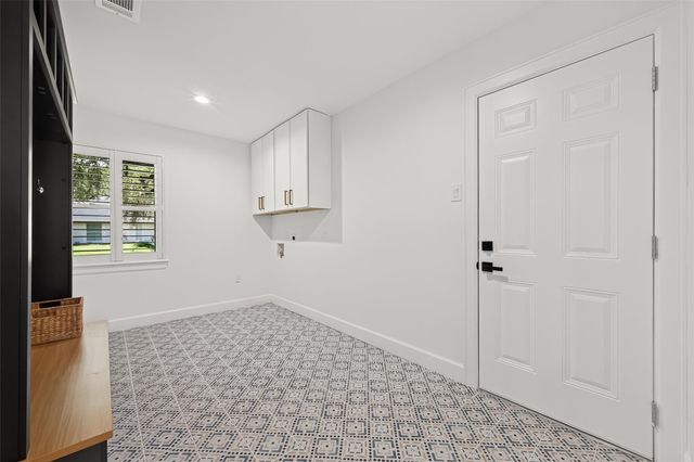 11322 Oak Spring Drive E, Houston, TX 77043