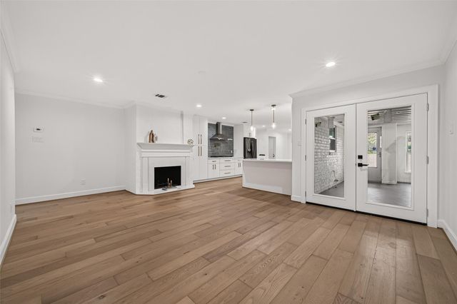 11322 Oak Spring Drive E, Houston, TX 77043